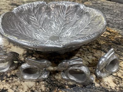 Vintage Cabbage leaf bowl with napkin holders