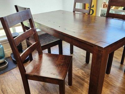 World Market Dinning Table & Chairs