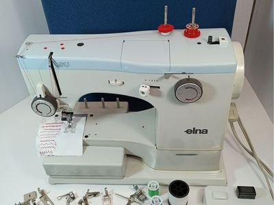 Elna sewing machine SU model 62C blue metal case accessories working great