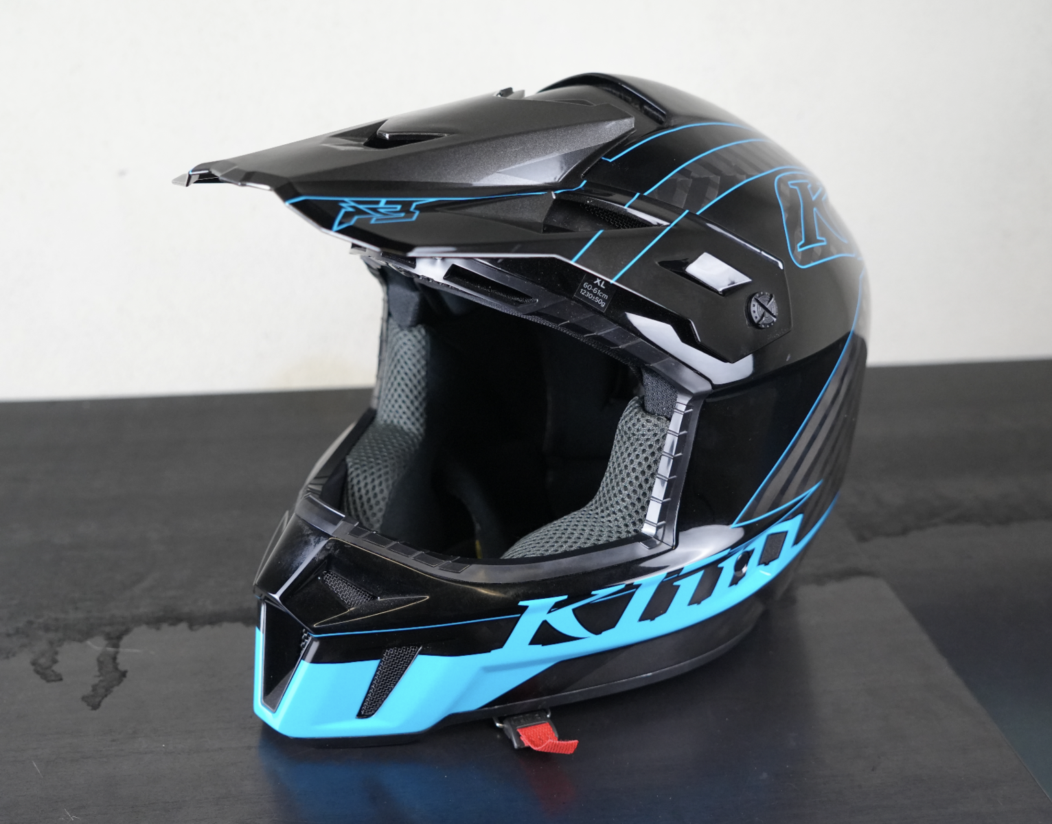 Kiln Snowmobile Helmet – F3 Carbon (ECE Rated)