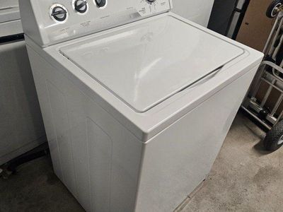 IN AMAZING SHAPE WHIRLPOOL TOP LOADER WASHER WITH