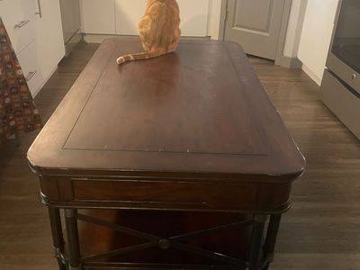 Large Beautiful Dark Oak Wooden Coffee Table / Cocktail Table