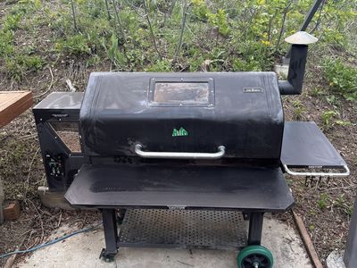 Green Mountain Jim Bowie Prime Pellet Smoker