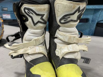 Alpinestars Youth Tech 3S Motocross Boots, Black/Yellow/White, Used size 7