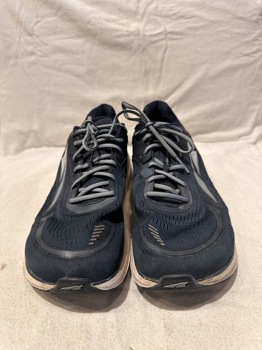 Altra paradigm men’s size 10.5 navy/light blue trim, running shoes