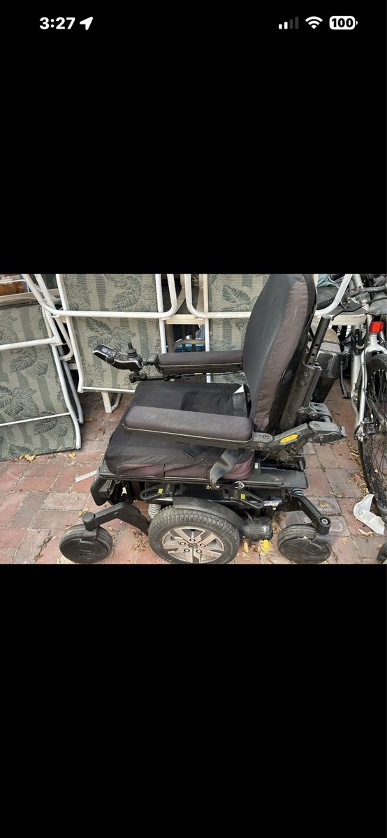 QUANTUM Q6 EDGE 2.0 POWER CHAIR, POWER TILT, LIFT, RECLINE, LEGS - iLEVEL ONLY 449 MILES & JUST INSTALLED NEW BATTERIES