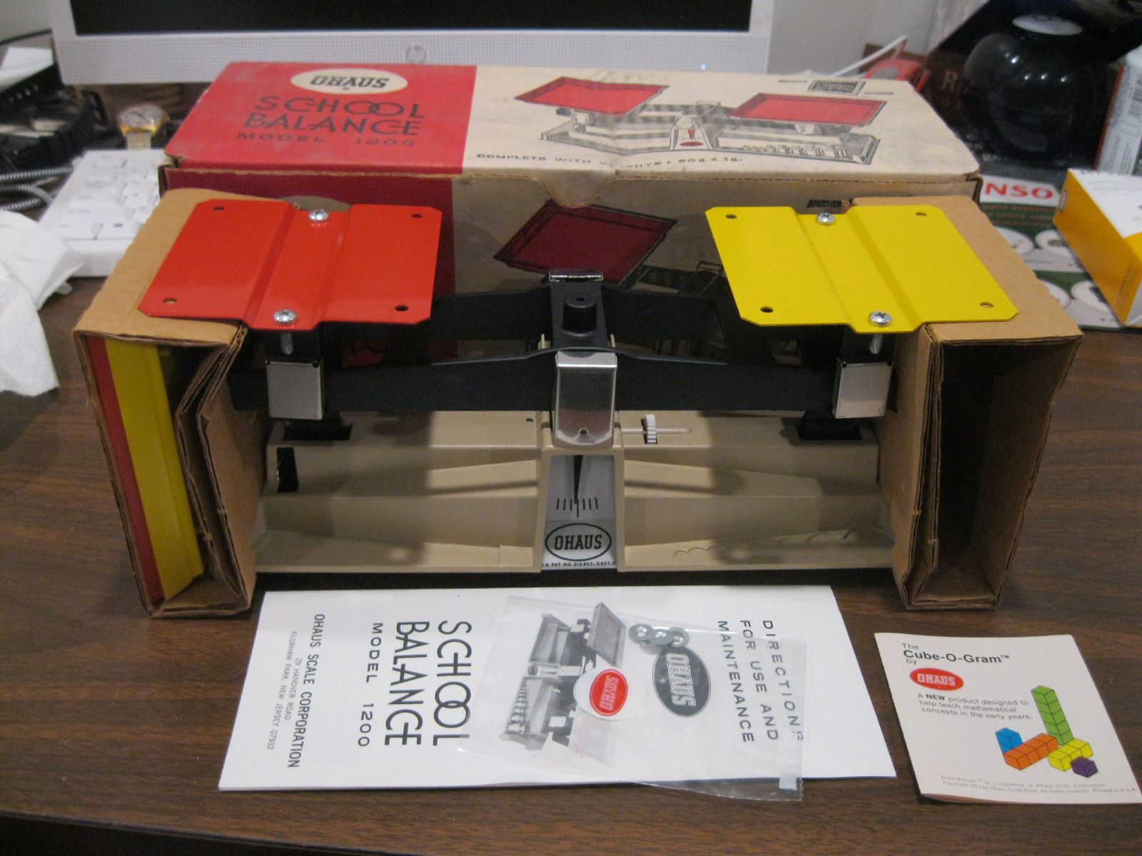 Vintage Ohaus School Balance Scale In Box