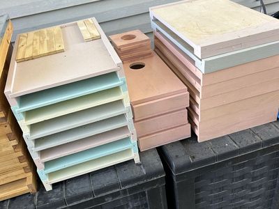 Brand New 8 Frame Beehive Lids, Bottom Boards