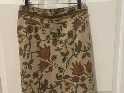 Cottagecore Floral Tapestry Skirt with Trim & Satin Lining – 27" Waist