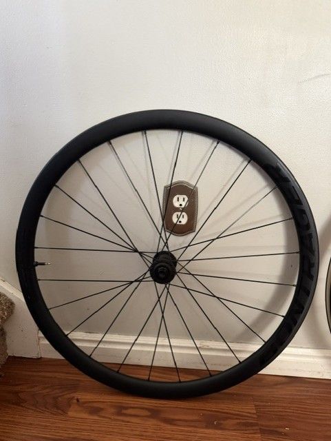 Bontrager Aeolus Elite 35