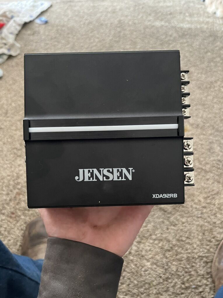 600 W Jensen Amp