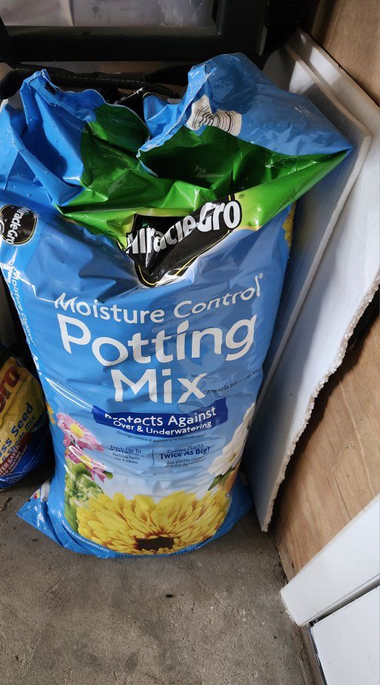 Miracle-Gro Potting Mix