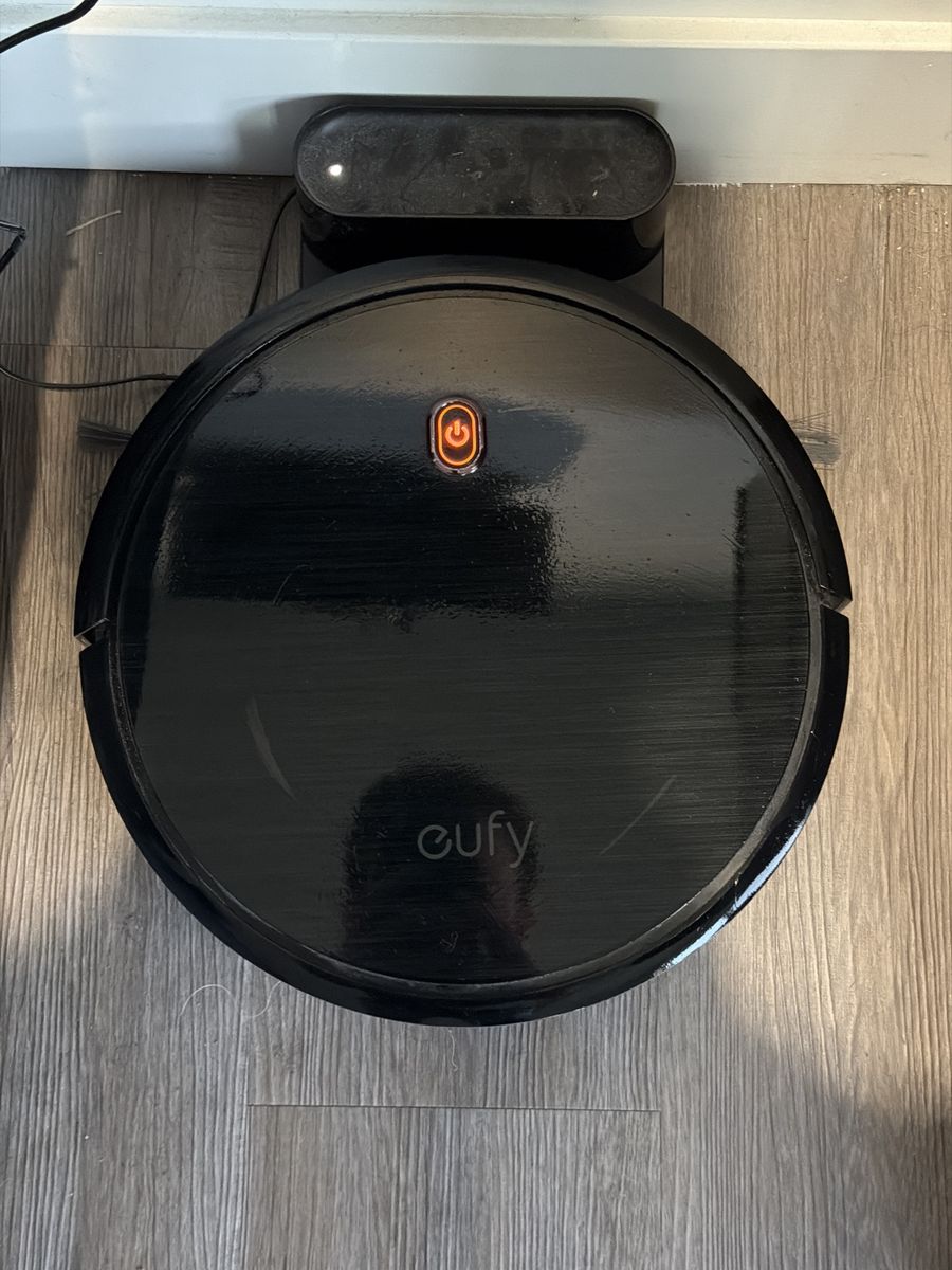 Eufy Robot Vacuum (READ DESCRIPTION)