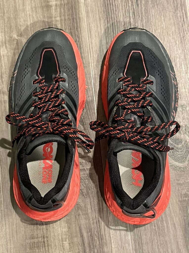 Womens Size 6 HOKA Speedgoat 3