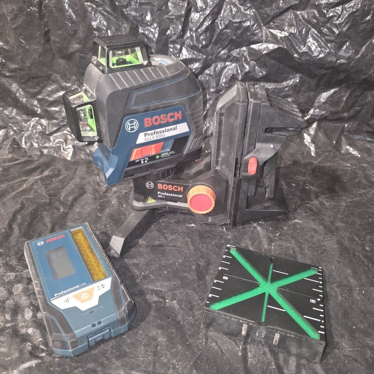 Bosch laser GLL3-300G + LR8 receiver