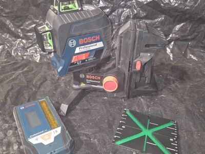 Bosch laser GLL3-300G + LR8 receiver