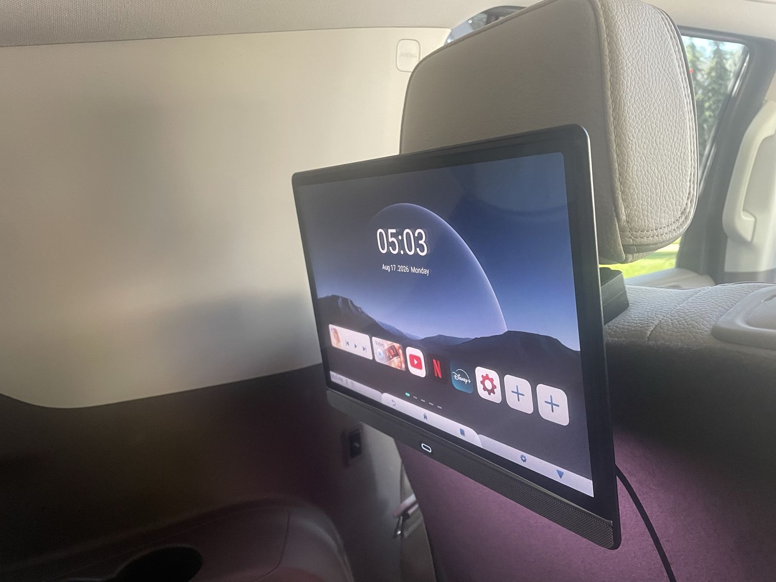 AT133 car tv monitor for back seat set of 2