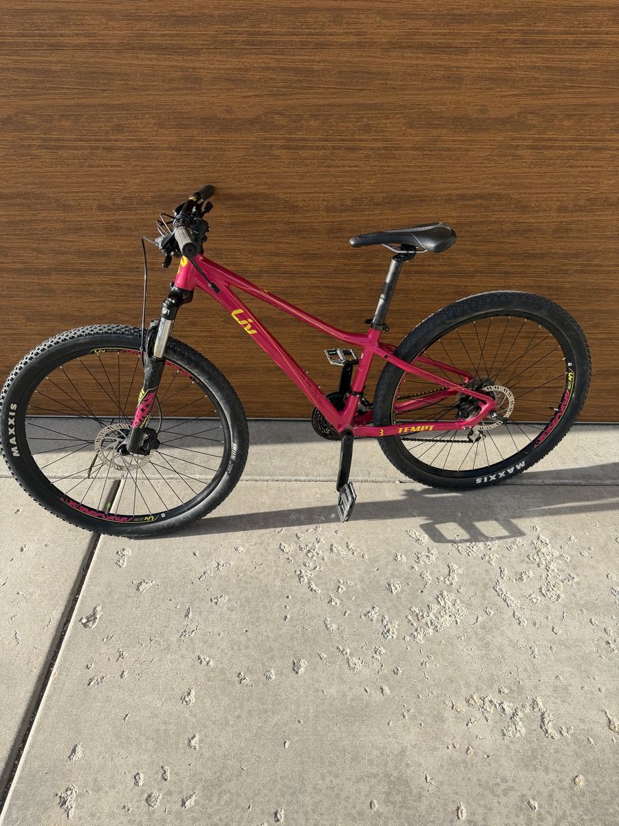 XS, Liv Tempt 3 Women's Mountain Bike - Pink Hardtail