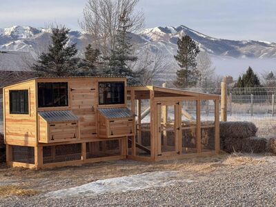 New Solid Wood Chicken Coop With 7ft Run