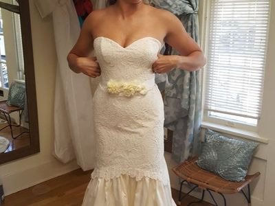 $150 Paloma Blanca Wedding Dress - worn once - size 10/12