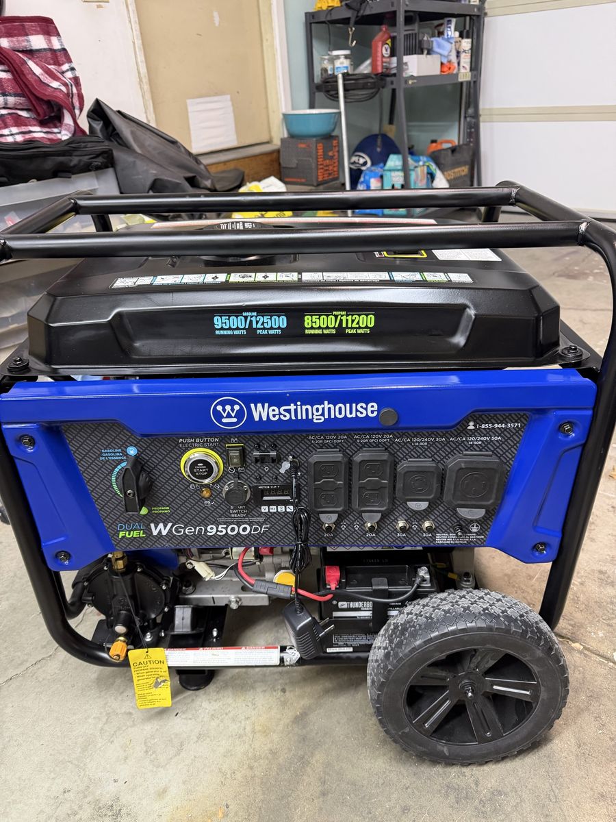 Westinghouse WGen9500DF Dual Fuel Portable Generator - 9500W Running / 12500W Peak