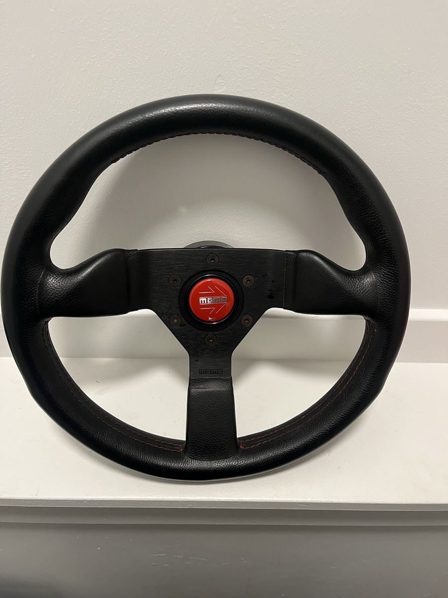NRG QUICK RELEASE WITH MOMO WHEEL