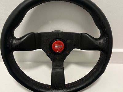 NRG QUICK RELEASE WITH MOMO WHEEL