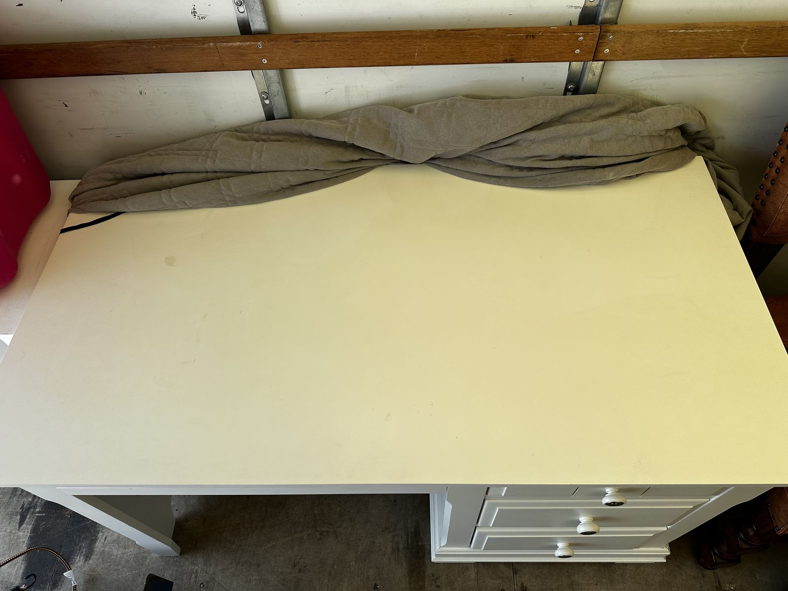 Main image 3