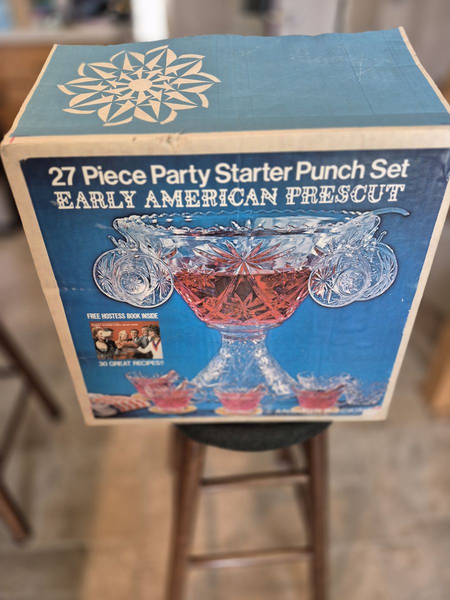 Vintage Anchor Hocking Punch Bowl set  27 pieces