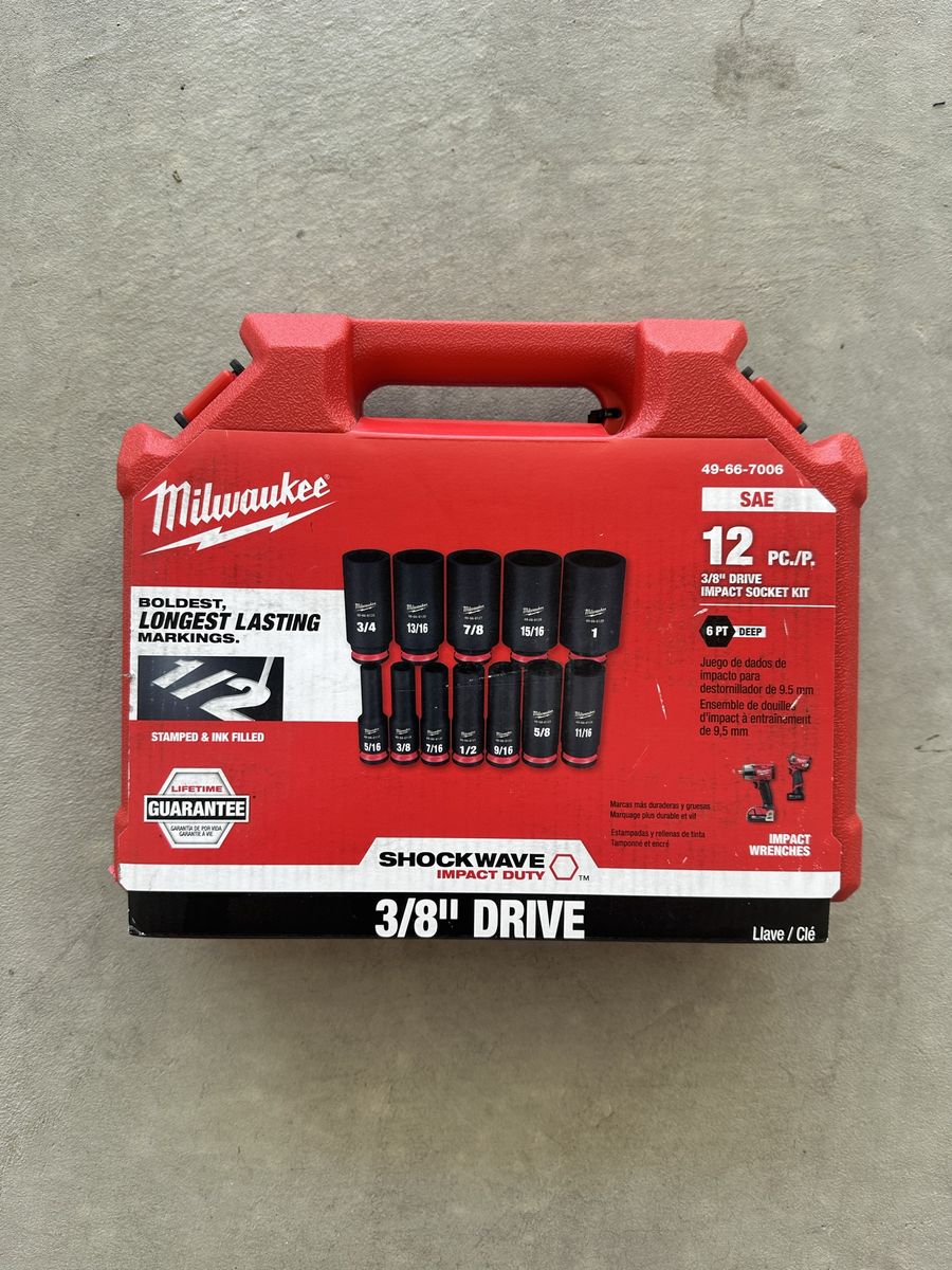 Milwaukee 3/8 in Drive Deep Well 6 Point SAE Socket Set 12 Piece