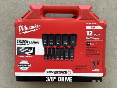 Milwaukee 3/8 in Drive Deep Well 6 Point SAE Socket Set 12 Piece