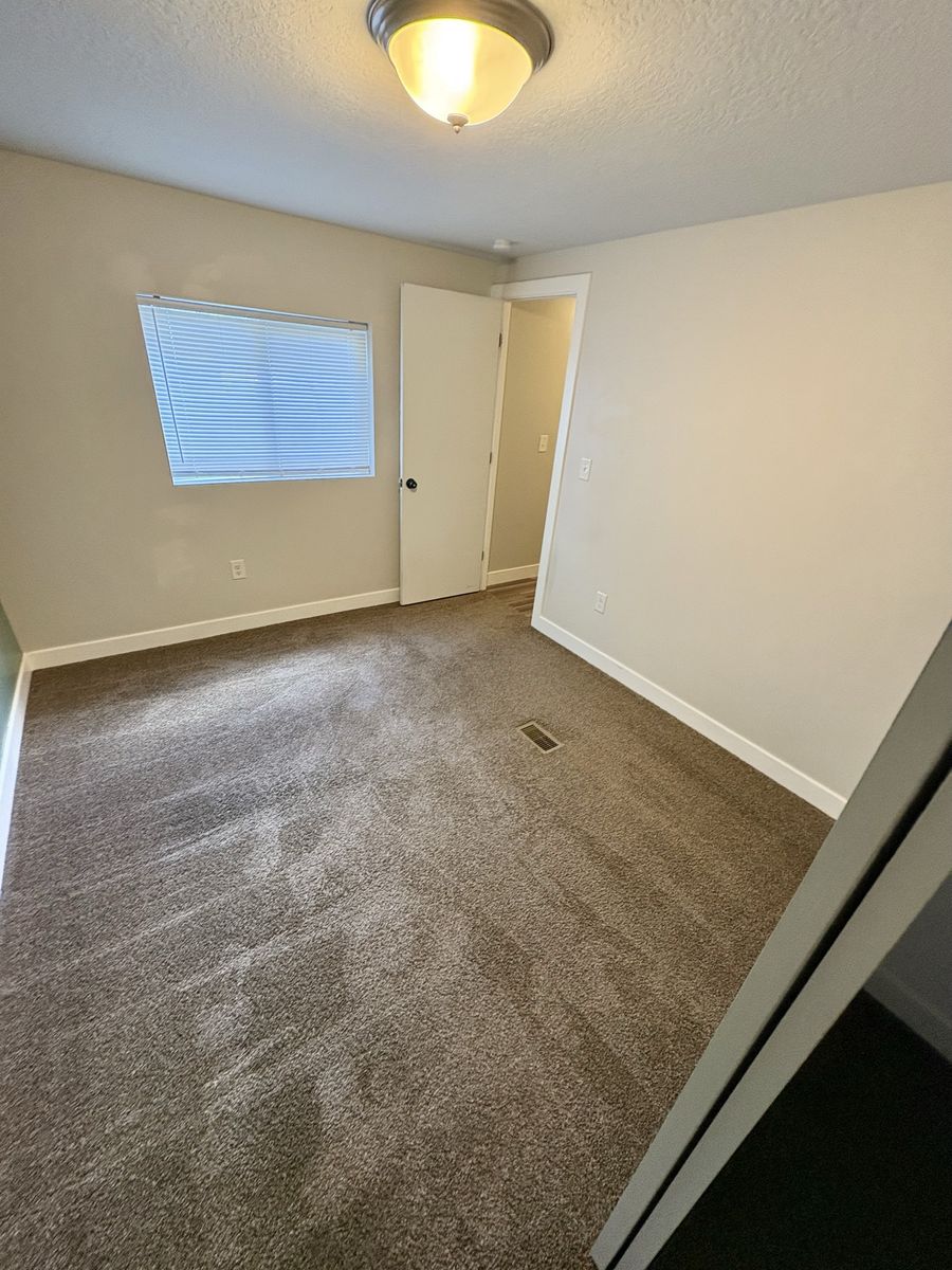 Main image 18