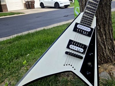Jackson Rhoads V Electric Guitar - White