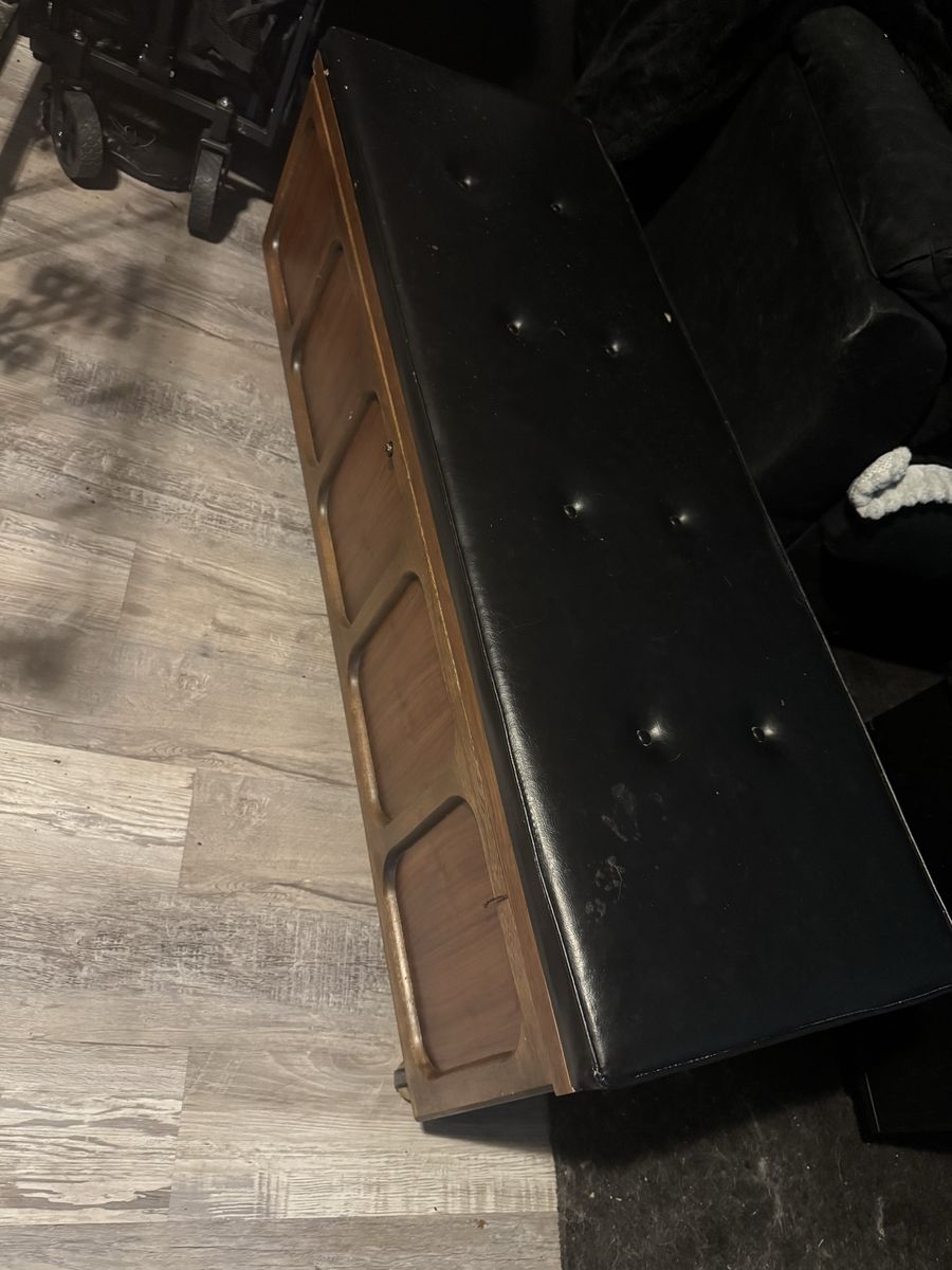 Lane Sweetheart Chest / Trunk w tags and keys