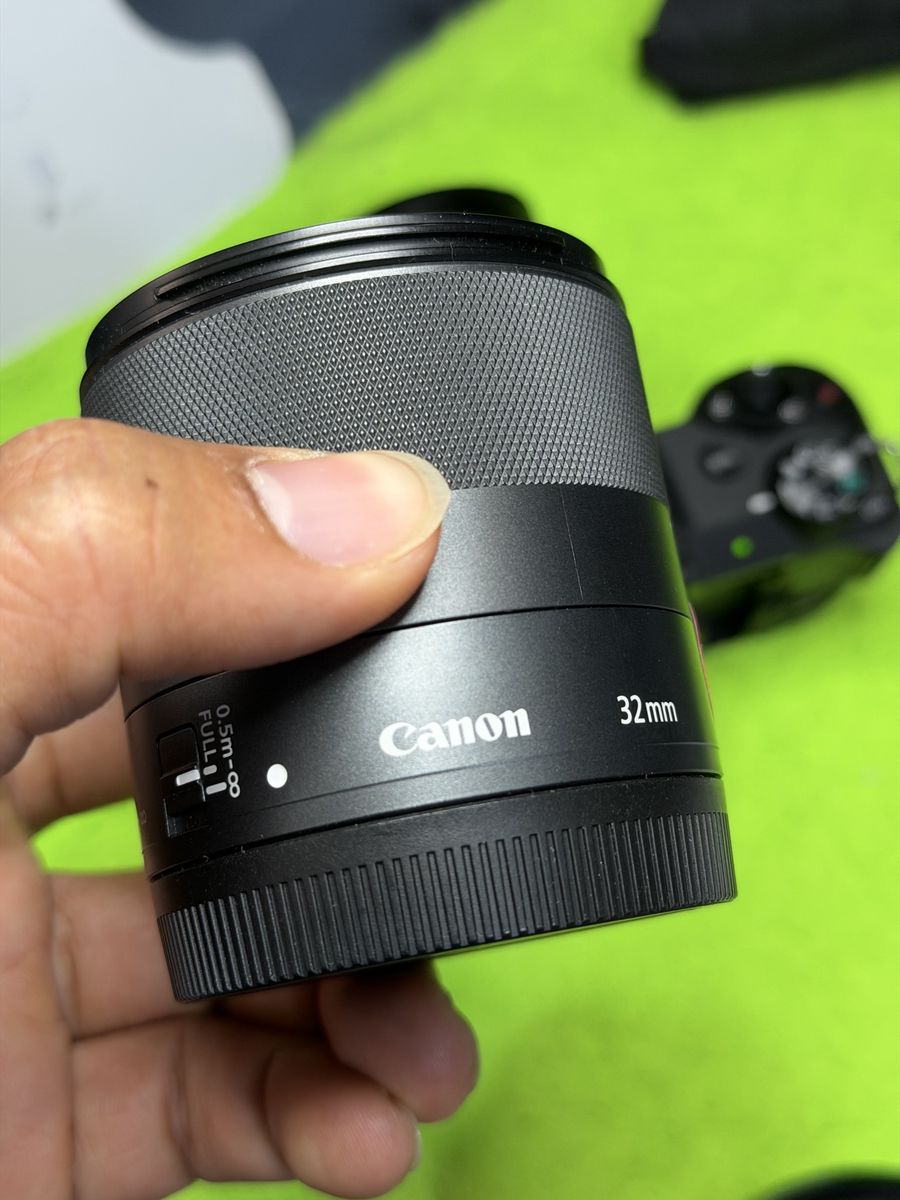 Canon EF-M 32mm f/1.4 STM Lens