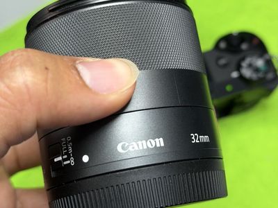 Canon EF-M 32mm f/1.4 STM Lens