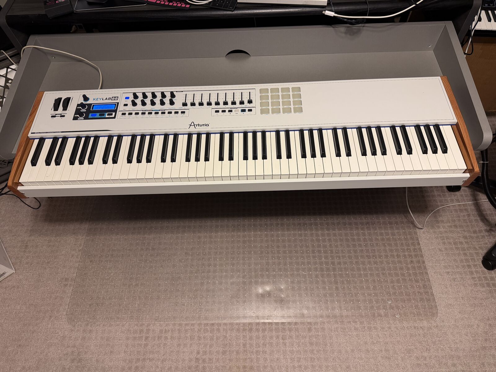 Arturia KeyLab 88 v1 MIDI Controller