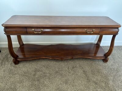 Emaculate Used Coffee Table