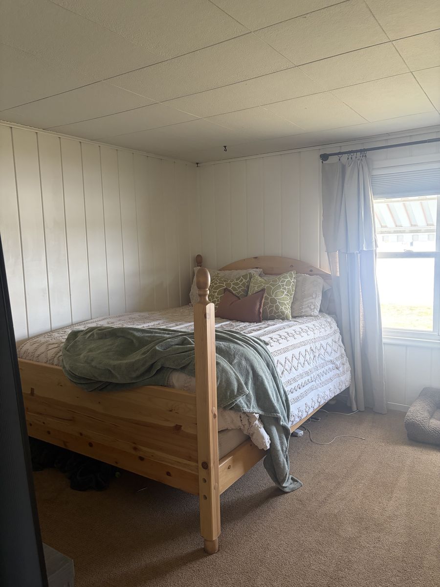 Free Wood Bed Frame (Queen)