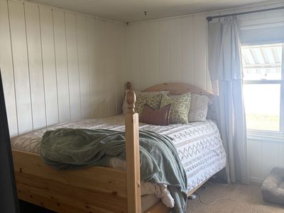Free Wood Bed Frame (Queen)