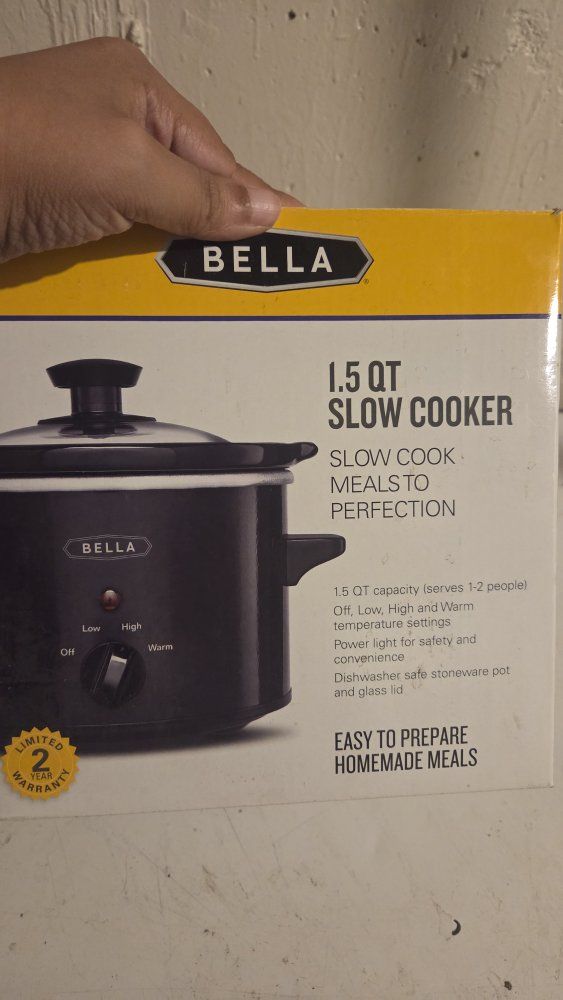 Bella 1.5 Qt Slow Cooker - Compact, Dishwasher Safe Stoneware Pot & Glass Lid