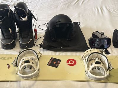 Salomon Snowboard 145, boots, helmet, goggles