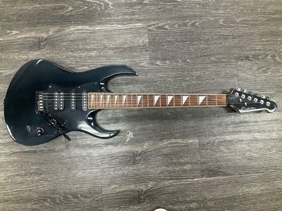 BEHRINGER METALIEN ELECTRIC GUITAR *1 STRING MISSING*
