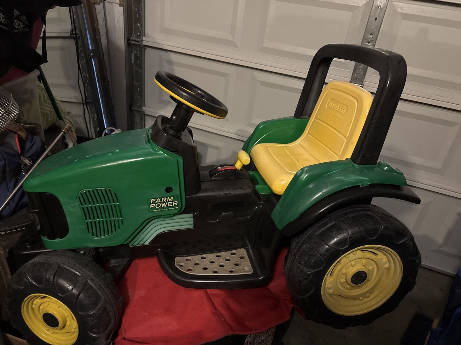 John Deere Farm Power 12 Volt Ride On Tractor Kids ( New Battery)