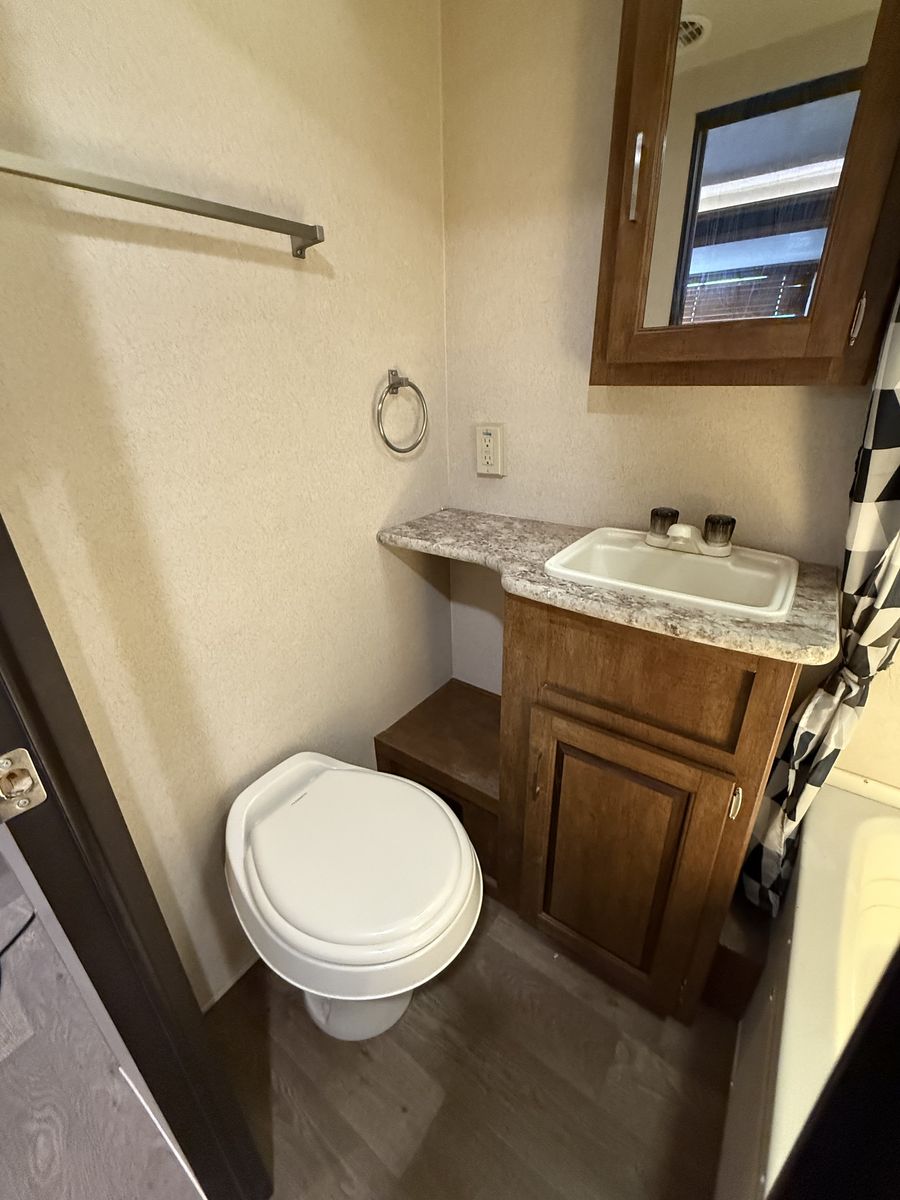 Main image 19