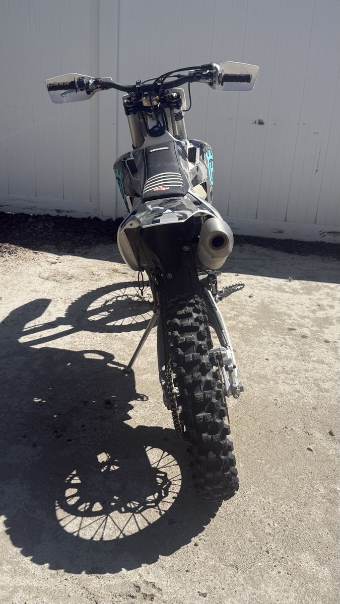 Husqvarna FX350 2018 Dirt Bike.  Good Condition, Ready to Ride