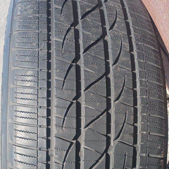 * Nice Single 245/50R20 Tire *