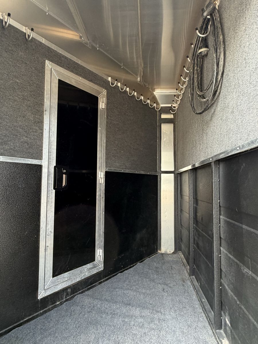 Main image 6