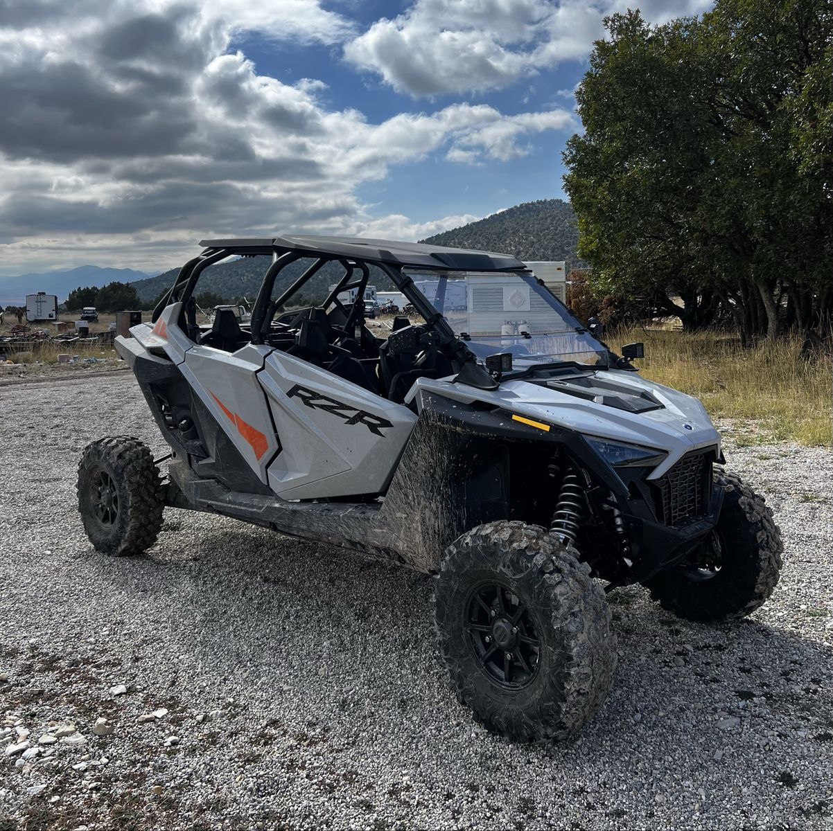Rent!! 2024 Polaris RZR 4 Seater
