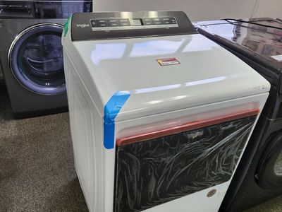Whirlpool White Top Load Gas Dryer with Dry Boost